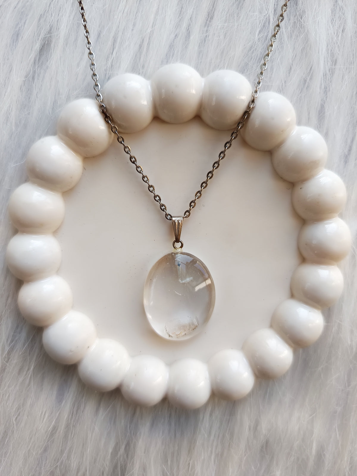 CLEAR QUARTZ OVAL SHAPE PENDANT